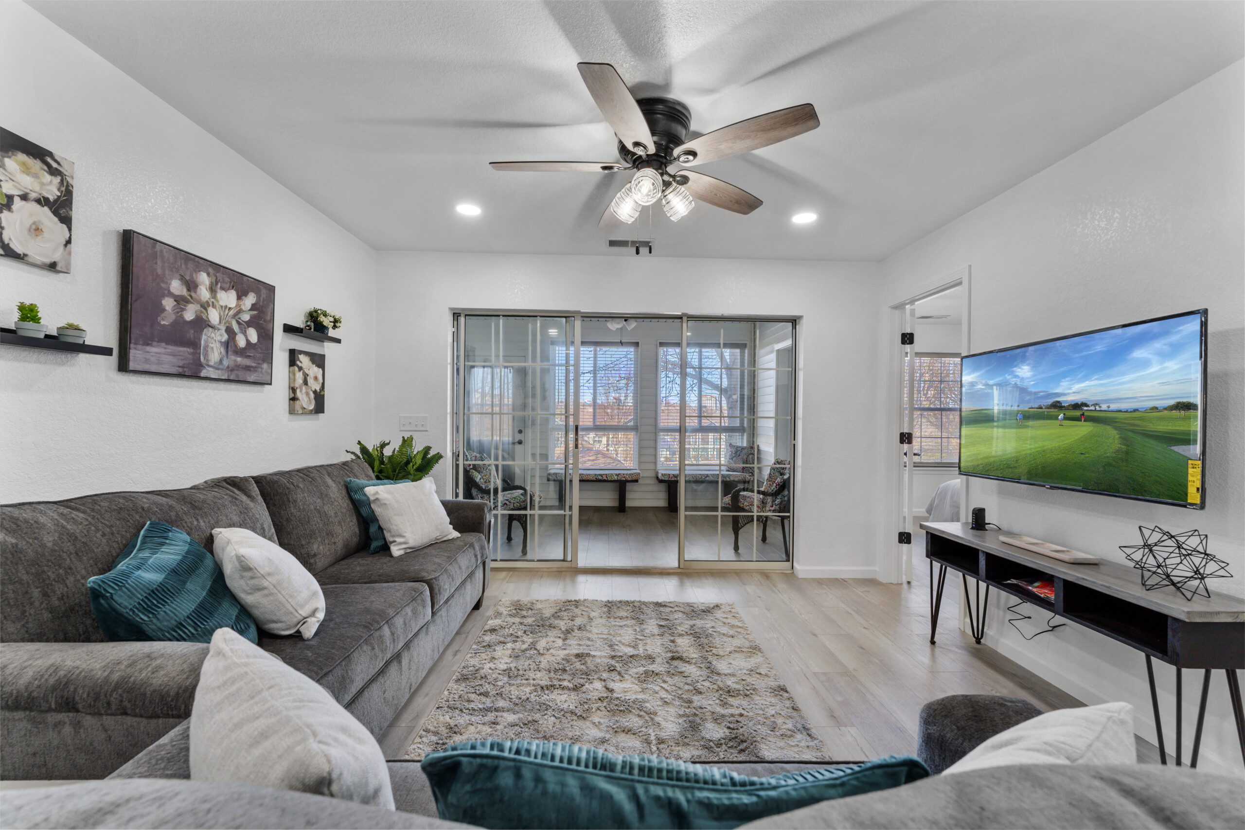 5db9c48b b3e0 4966 9738 089edb08b3a5.jpg